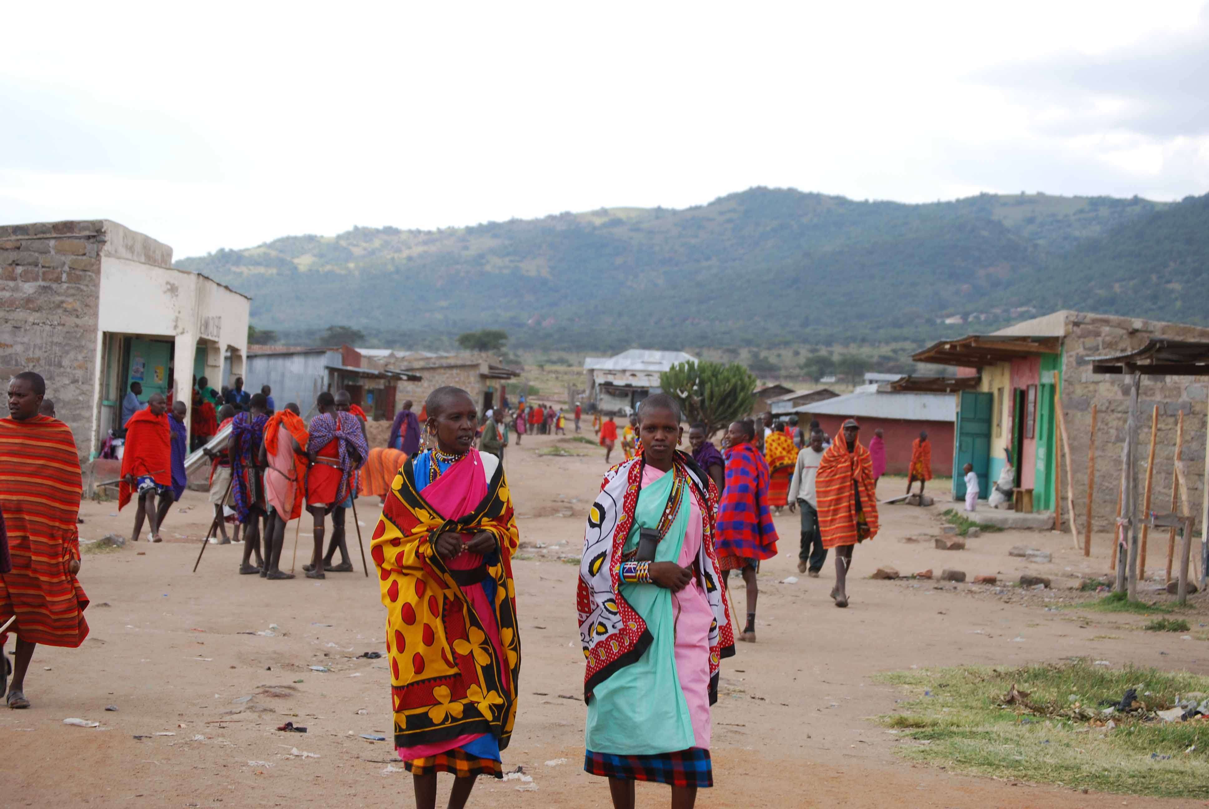 El mercado masai, un intento fallido de ver el cruce y algunas mariposas - Regreso al Mara - Kenia (22)
